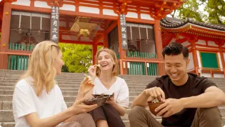 動画でもインバウンド対策をしたいが、多言語対応や海外のトレンドが分からない