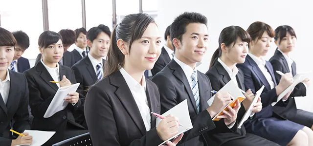 統一されたプレゼンで魅力を伝える会社説明会